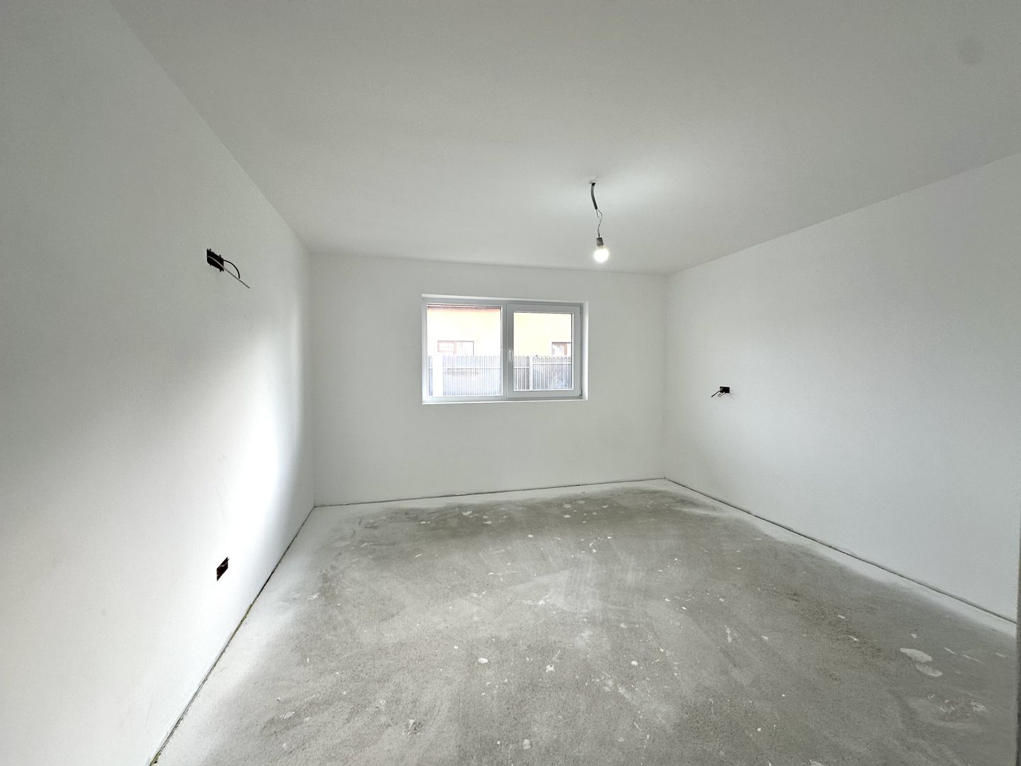 Casă individuală de vanzare  cu garaj și curte proprie – Hălchiu - Poză 7