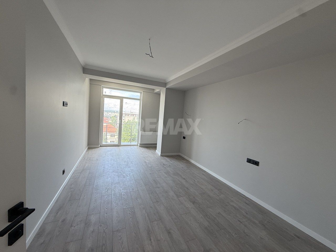 Vânzare apartament cu 2 dormitoare si living la Buiucani - Poză 3