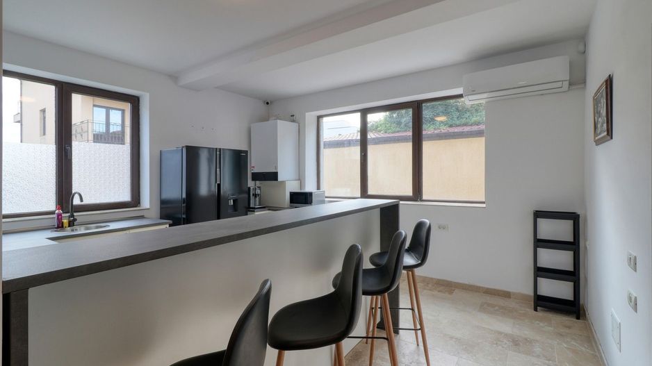 Vilă individuală- P+1+M | 19 camere | 400 mp utili/ 8 parcari - Poză 2
