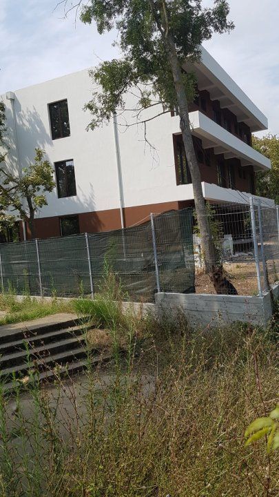 Pensiune deosebită de vânzare în Neptun – la doar 5 minute de plajă! - Poză 4