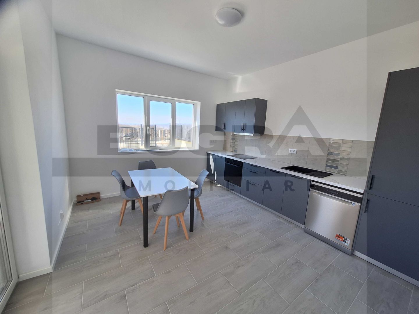 Casa individuala de inchiriat, Dezmir - Poză 2