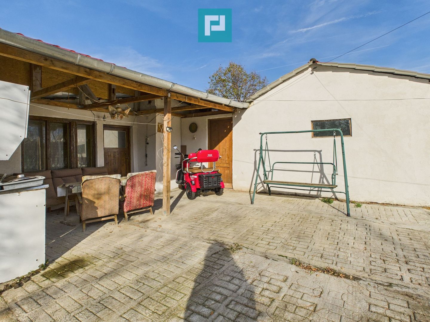 Casuță cu priveliște panoramică spre Cetatea Șiria - Poză 24