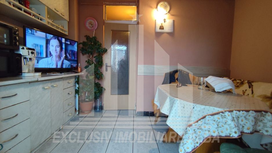 Apartament 3 camere de vanzare, decomandat, zona Cetate-Kaufland - Poză 4