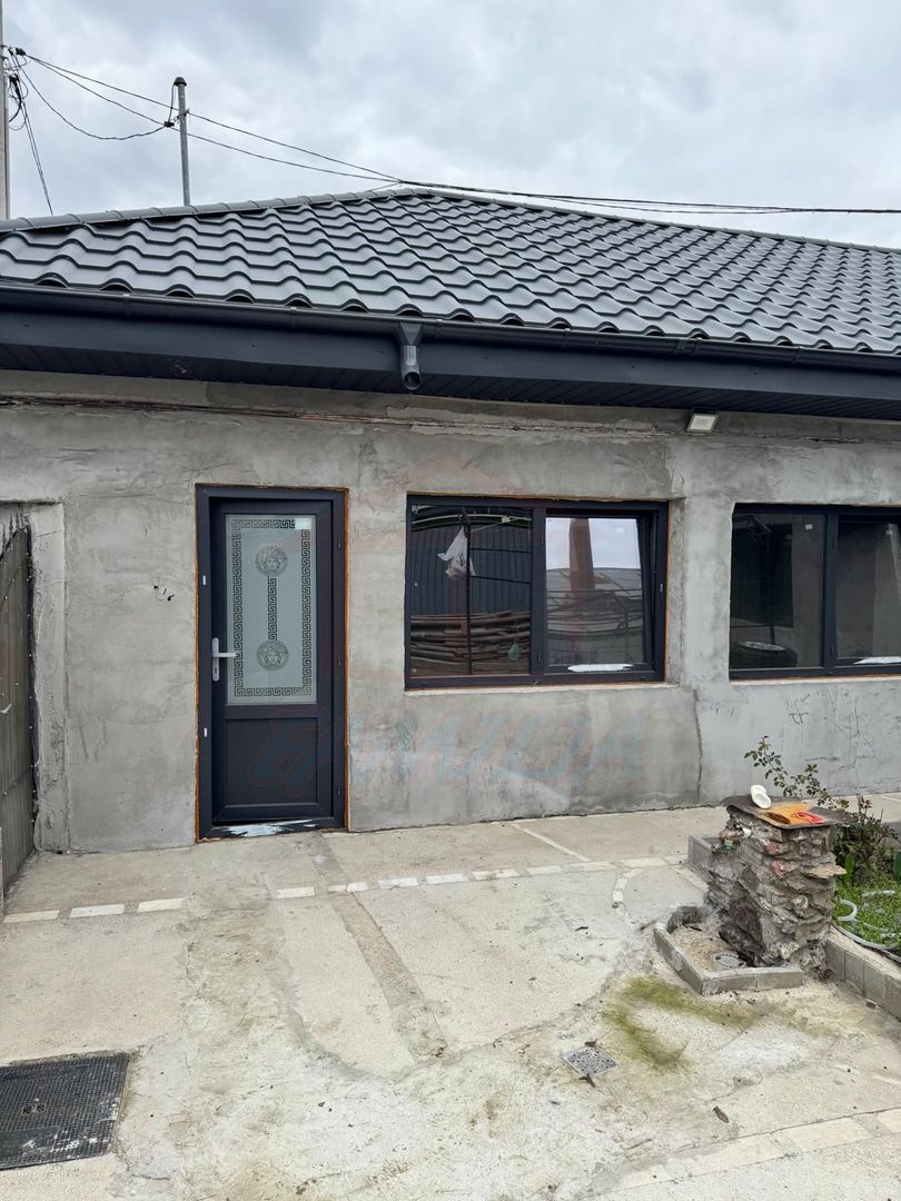 114.000 Euro- casa 3 dormitoare, 2 grupuri sanitare, zona Arcasilor - Poză 4