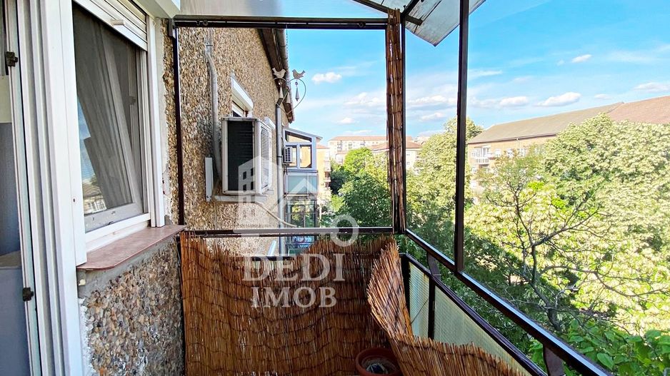 Apartament 3 camera de vânzare in zona Rogerius, Oradea - Poză 11