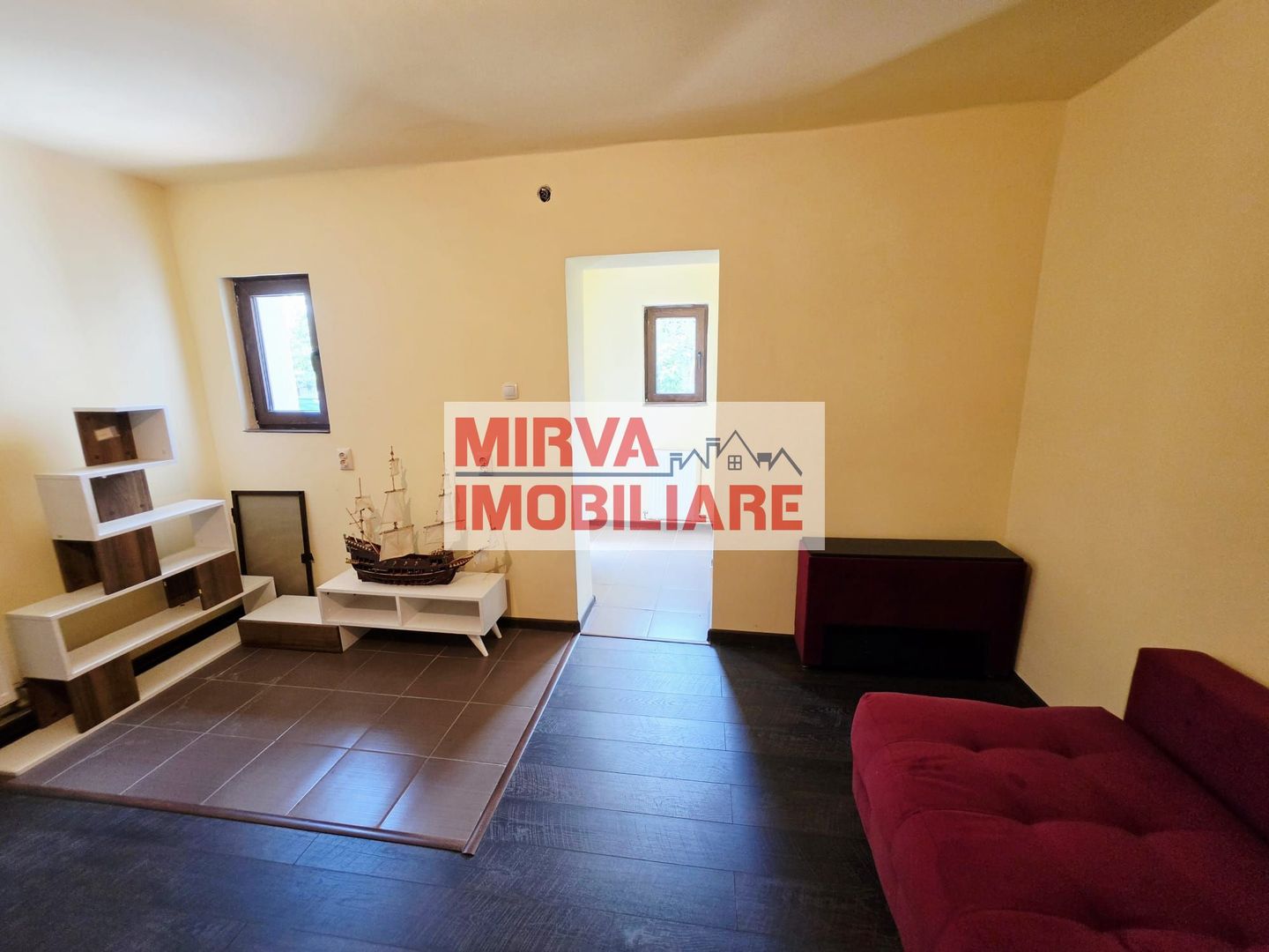 🏡 Casă renovată cu 6 camere, teren 557 mp – Berceni, Prahova - Poză 48