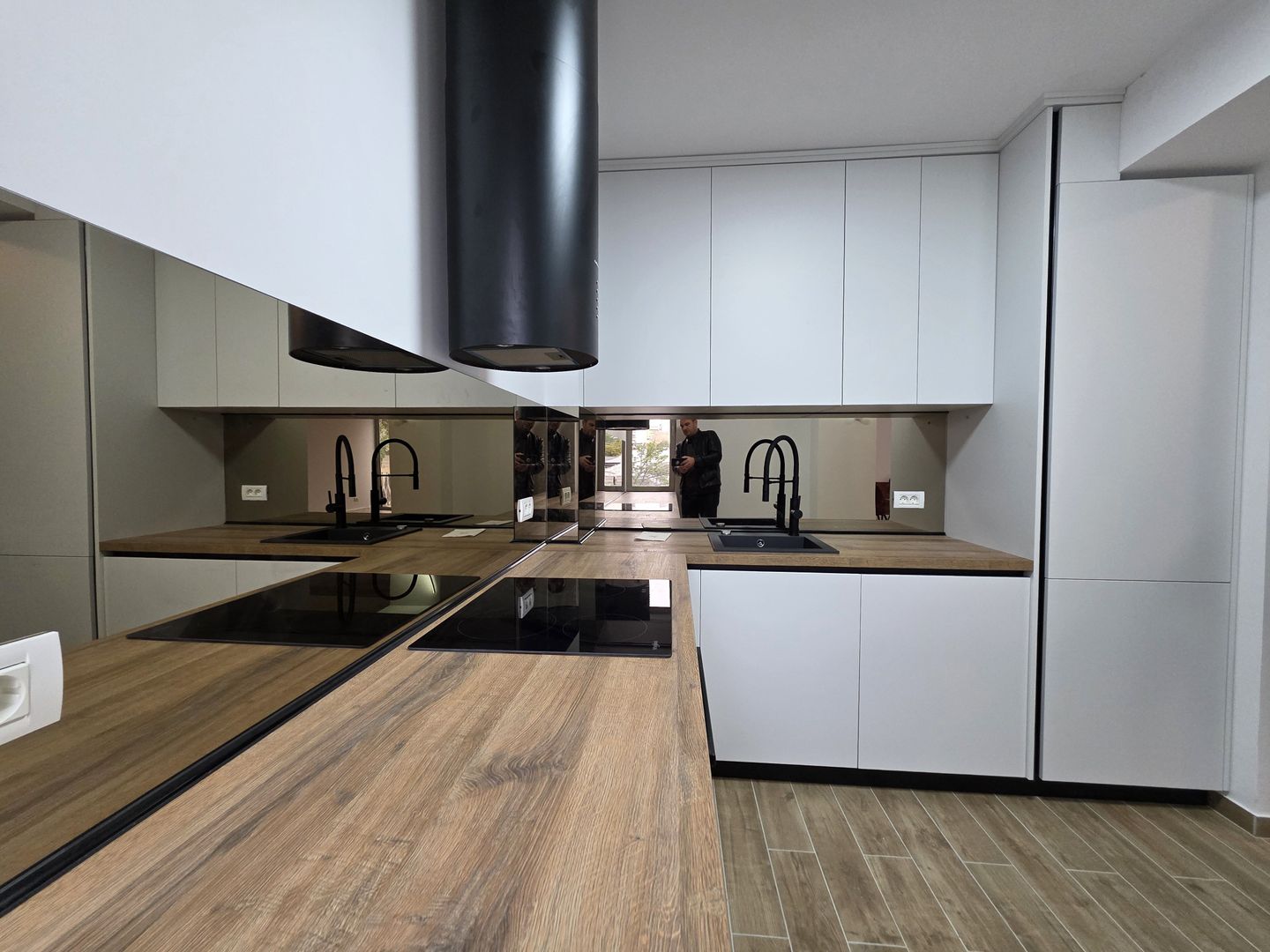 Apartament 3 camere  lux în zona Armenească - Universitate, București - Poză 1