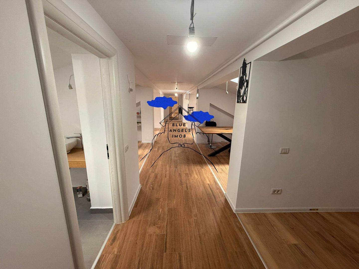 Spatiu  148mp pretabil pentru birou, la mansarda unui bloc Vivamus - Poză 1