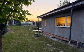 Casă de vânzare în zona Bucium, teren 946 mp, grădină și foișor - Poză 2