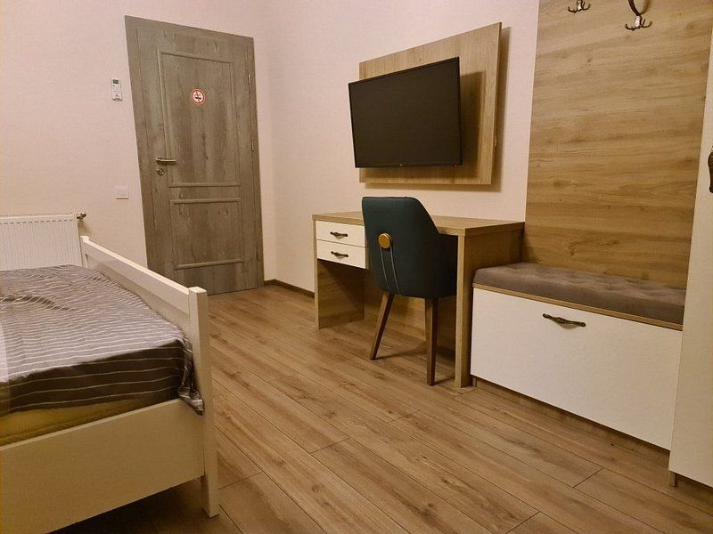 Vila P+1E,  7 camere, curte amenajata   - zona Mall, George Cosbuc - Poză 10