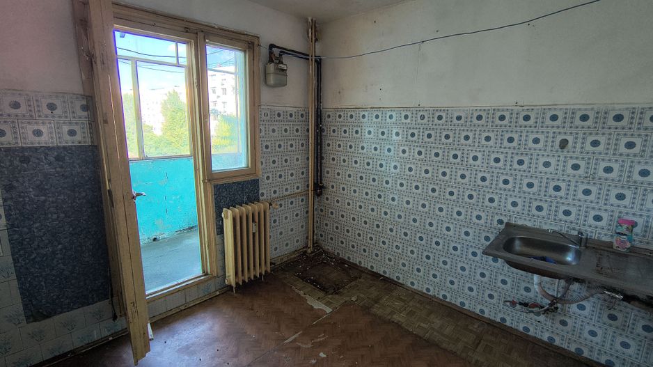 Apartament 3 camere semidecomandat Berceni - Poză 4