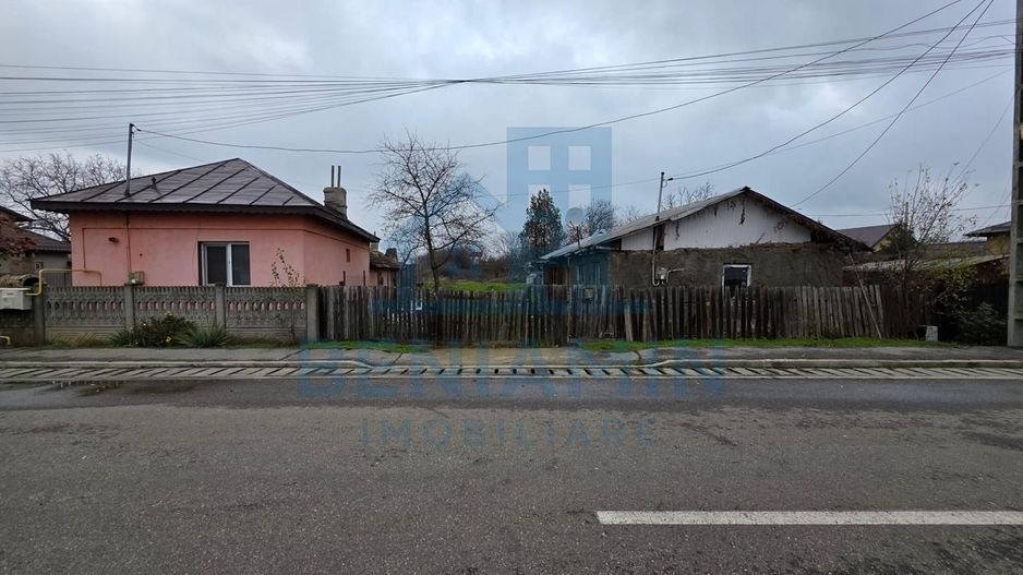 Teren Carcea 923mp Intre case zona buna toate utilitatile 923mp - Poză 1