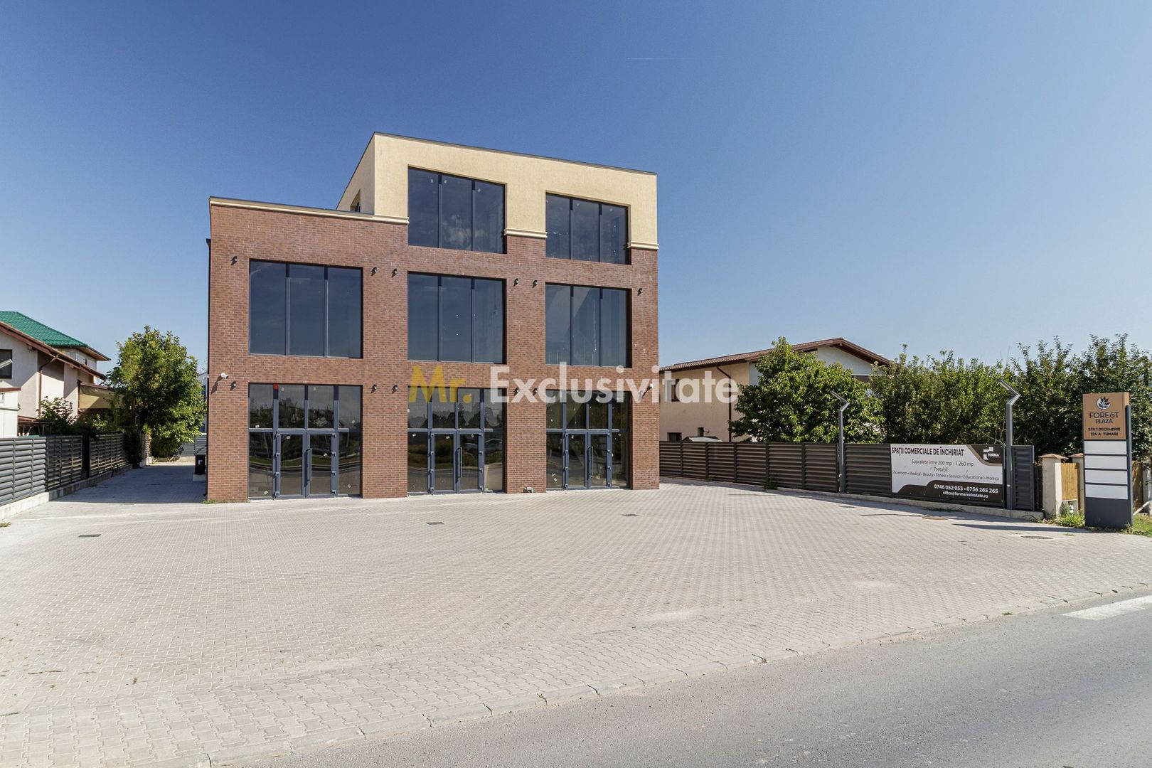 Spatiu comercial de la 14 euro de inchiriat Amber Forest Plaza - Poză 1