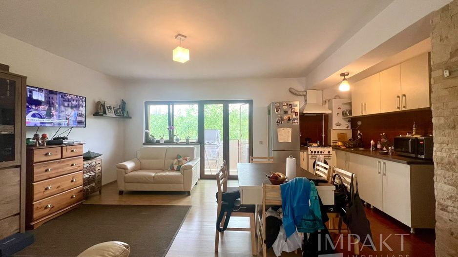 Apartament spatios cu 3 camere pe strada privata - Poză 2