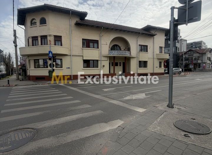 Spațiu birouri / locuință – 181 mp utili, etaj + mansardă în vilă, Centru Piteșt - Poză 2