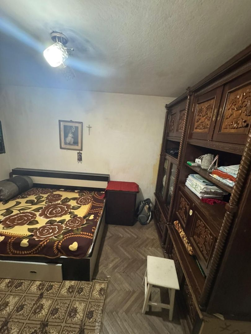 Apartament central 2 camere, parter, garaj inclus - Poză 2