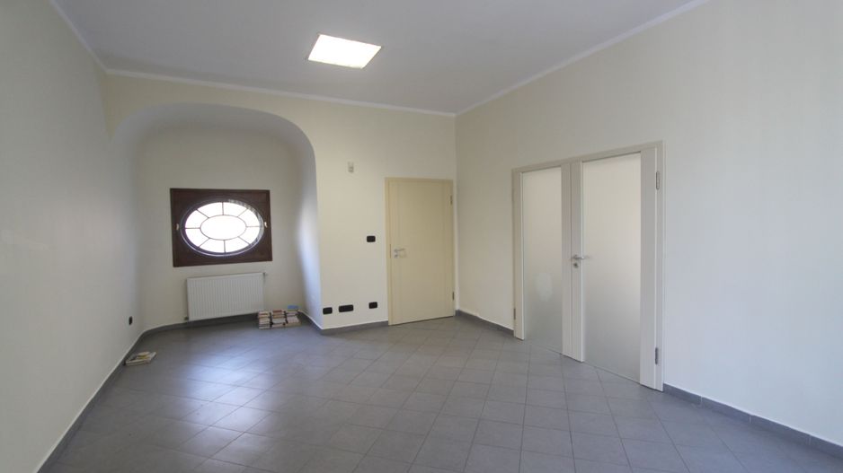 Birouri în vila - zona Balcescu - Poză 27