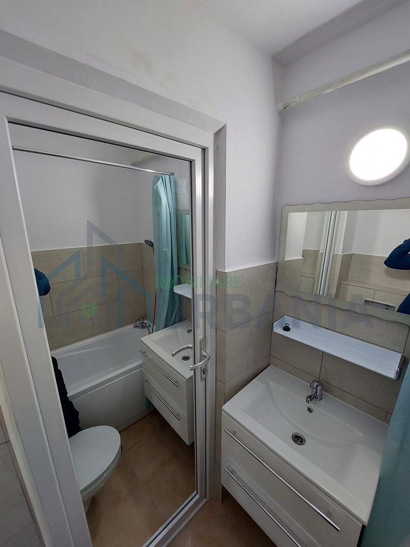 Apartament 3 camere, renovat complet, mobilat și utilat, lângă Colegiul Național „Mihail Sadoveanu”, Pașcani, cu pod pe toată suprafața - Poză 4