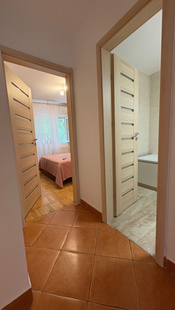 Proprietar vand apartament 3 camere, parter, Calea Lipovei - Poză 2