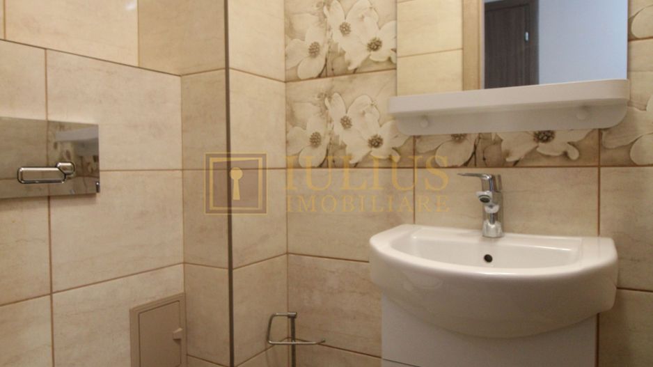 Zona Lunei, 3 camere, centrala proprie. - Poză 12