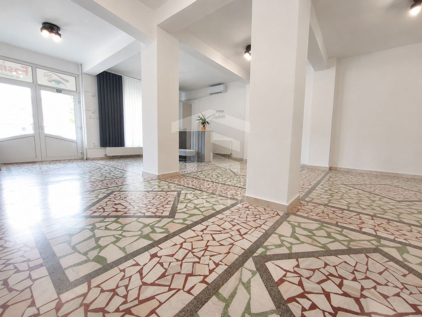 Spatiu Comercial Premium | B-ul Mamaia | Parter | 66 mp - Poză 3