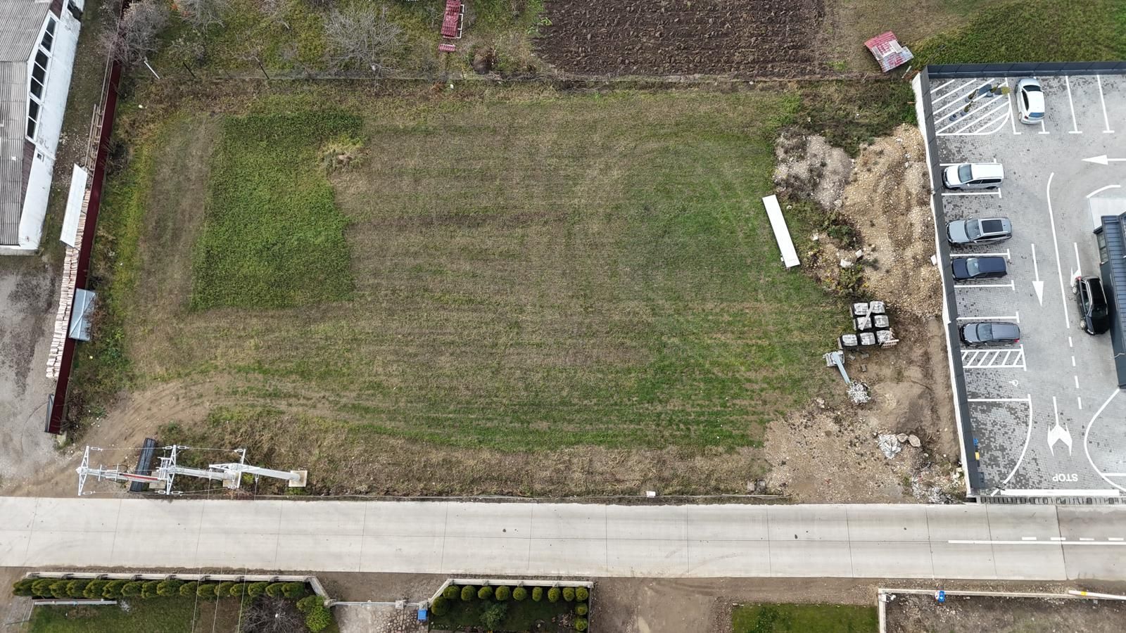 TEREN DE INCHIRIAT /MARGINEA 2000 mp - Poză 1