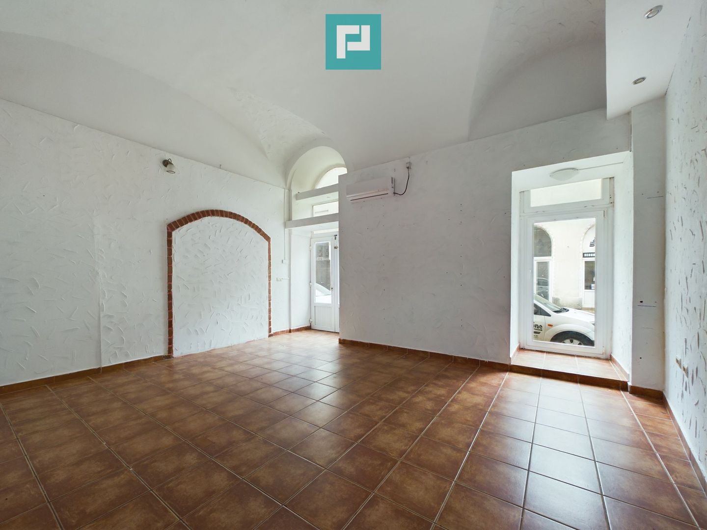 Spațiu comercial ultracentral- str. Mihai Eminescu - Poză 1