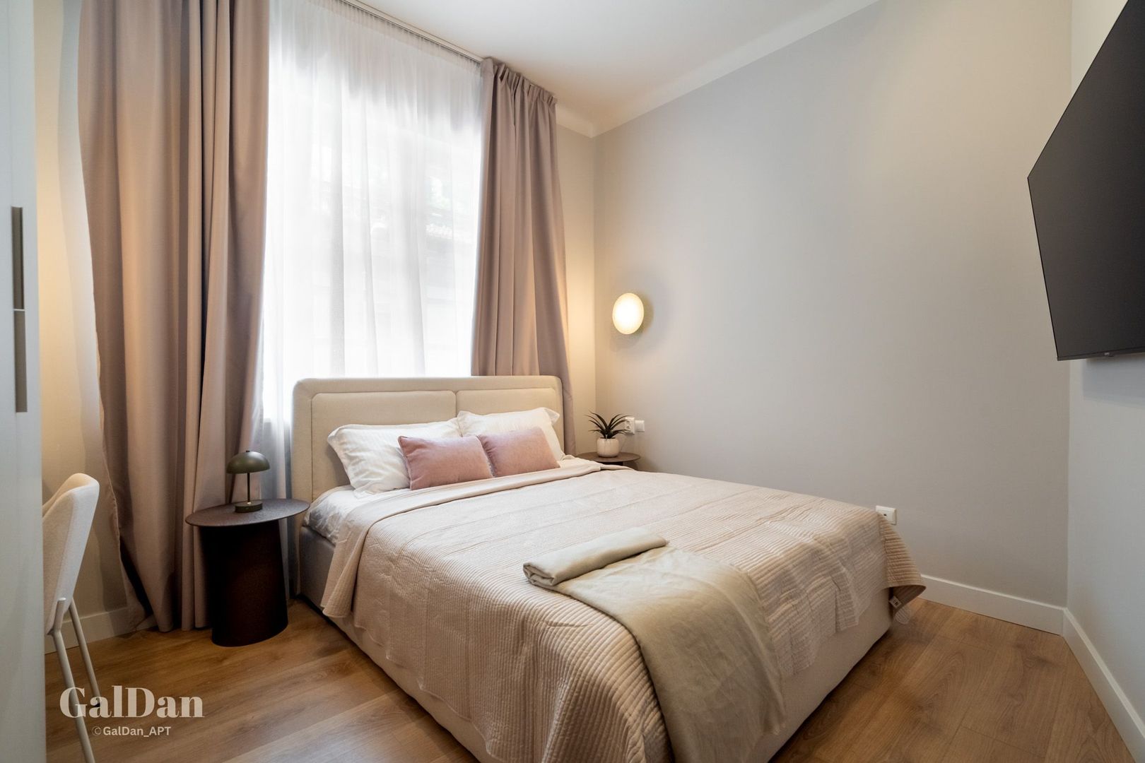 Apartament Premium cu 4 Camere | Ultracentral | GalDan Apartments - Poză 8