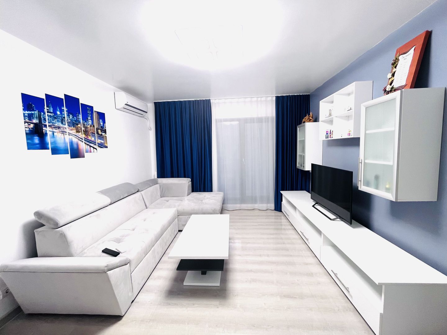 APARTAMENT DE LUX 3 CAMERE & BOXA & LOC PARCARE | FINISAJE PREMIUM - Poză 1