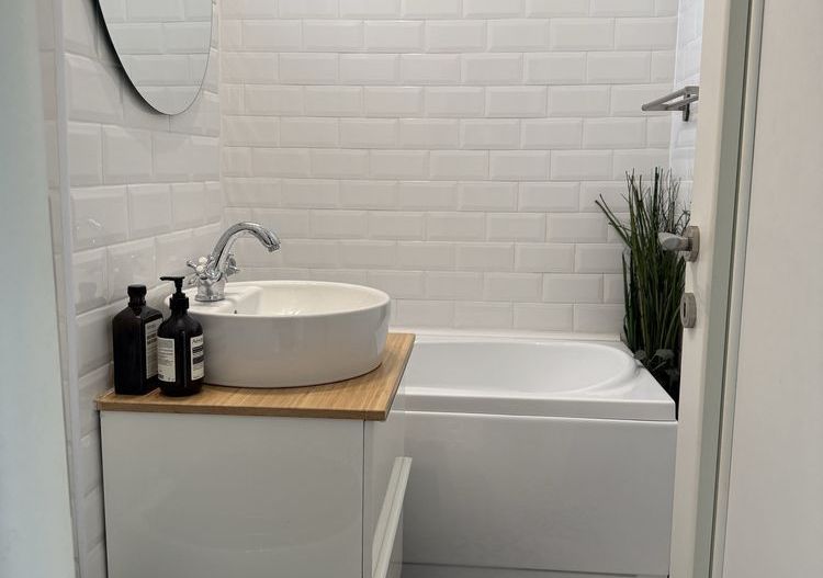 APARTAMENT  RENOVAT COMPLET MOBILAT METROU ZONA PIATA VICTORIEI - Poză 8