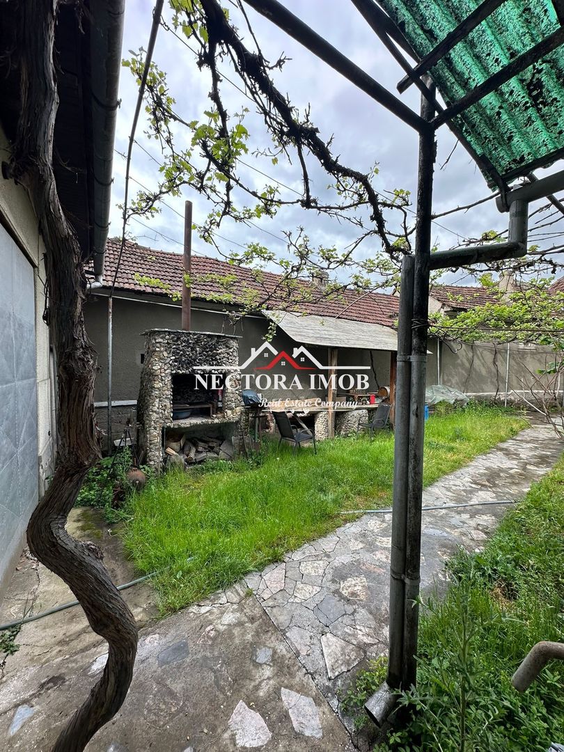 NECTORA IMOB Exclusivitate-Casa 5 camere, 2 bucatarii, 2300 mp teren - Poză 12
