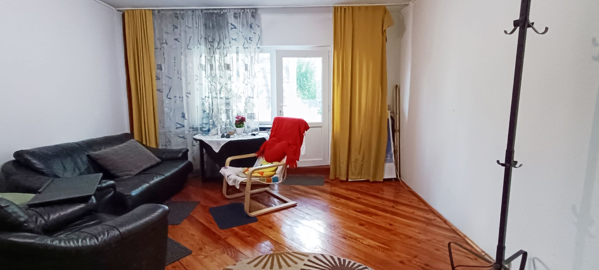 Apartament cu 3 camere decomandate,Carpatilor-Judetean - Poză 1