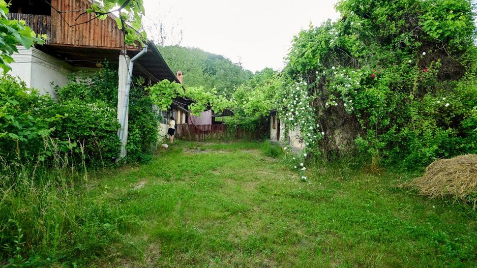 Casa cu teren generos - 4696 mp Apa Sarata - Campulung !! - Poză 22