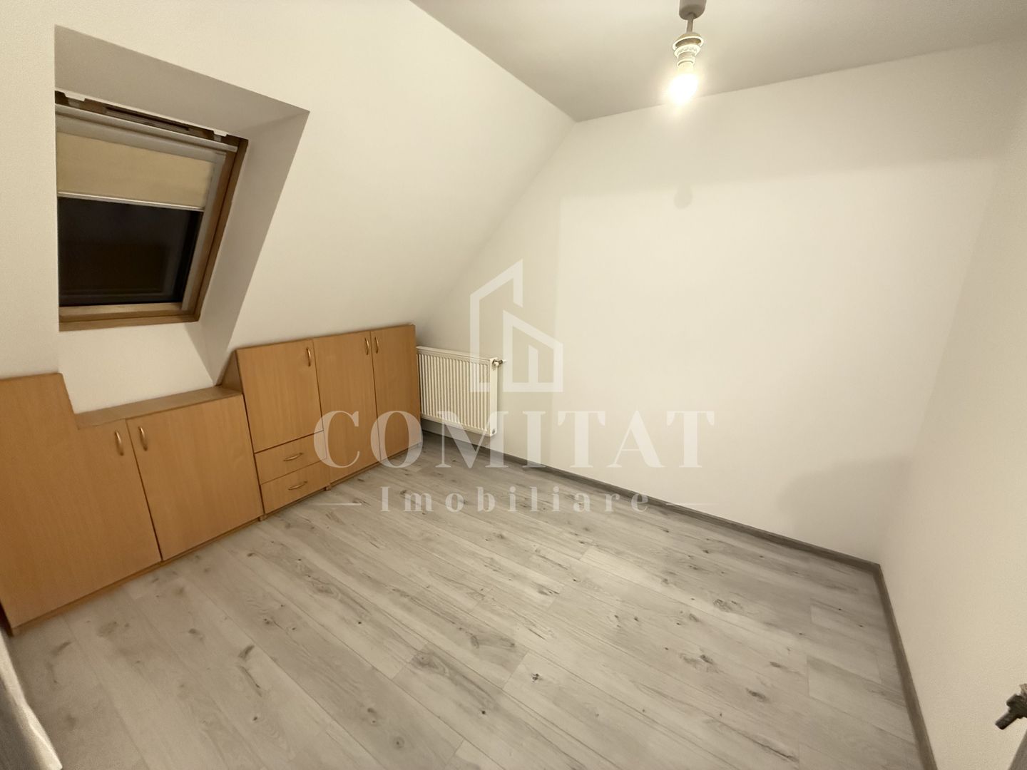 Casa înșiruită cu 4 camere | Parcare | Zona străzii A. Iancu Floresti - Poză 7