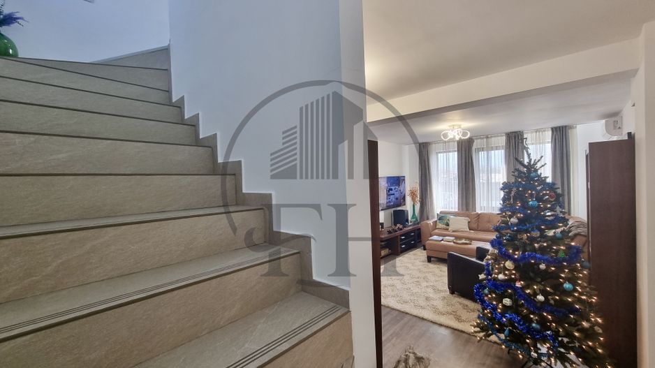 Casa / Vila de vanzare Valu lui Traian - Poză 3