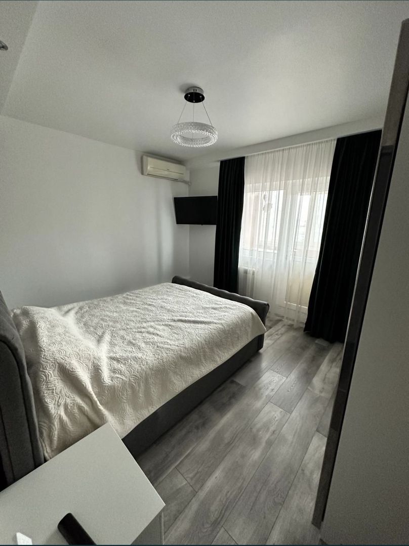 Vand ap 3 camere zona Big Cora Bratianu - Poză 7