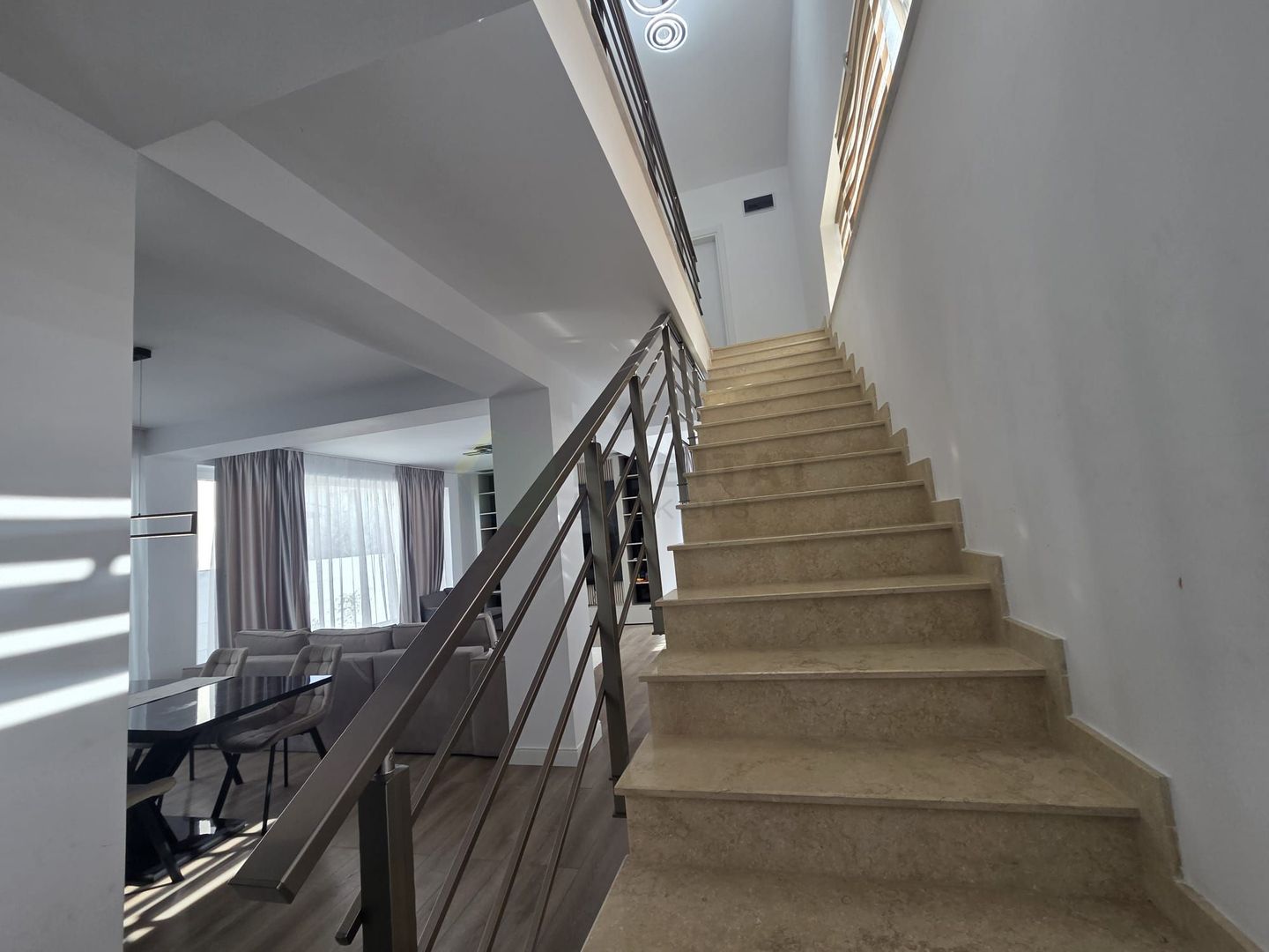 CASĂ P+1 DE ÎNCHIRIAT | AEROCITY TUNARI | 3 DORMITOARE | 3 BĂI - Poză 7