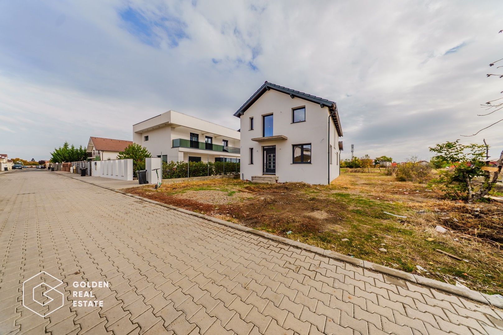 Casa moderna, P+M cu 4 dormitoare, Bujac - Poză 1