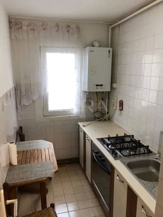 Apartament cu 3 camere în Manastur, zona Mehedinti. - Poză 3