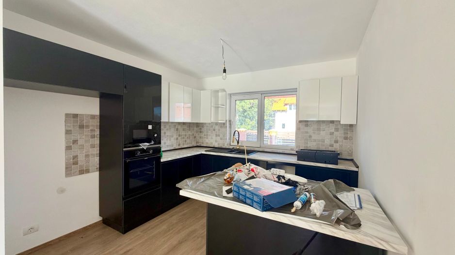 Casa individuala I 3 camere I 480 mp teren I Sanmihaiu Roman - Poză 1