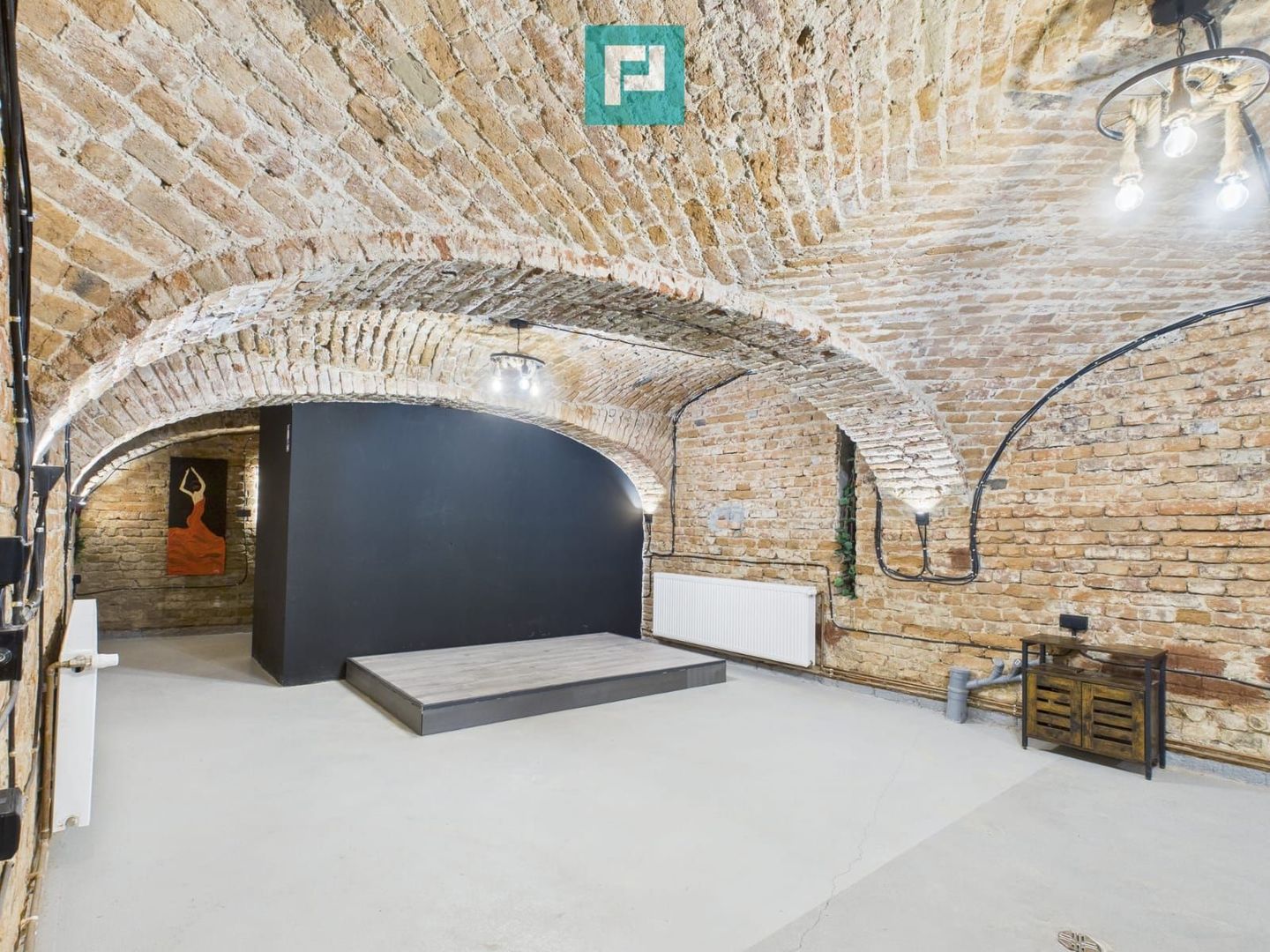 Eleganță subterană - pivniță exclusivistă Arad - Poză 40