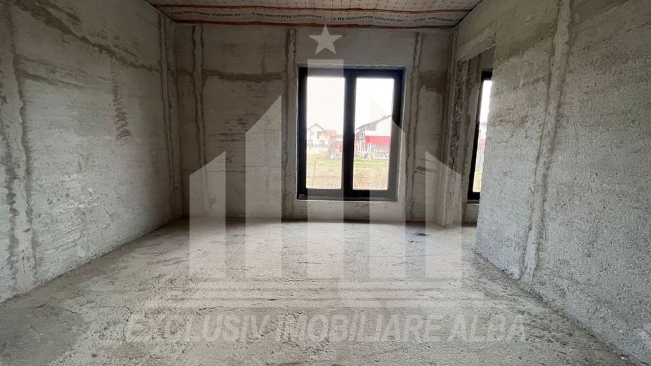 Casa individuala de vanzare, semifinisata in zona Sard - Poză 3