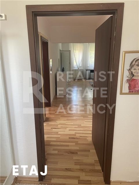 Vilă cu 7 camere de vânzare P+E+M in orasul Pantelimon - Poză 7