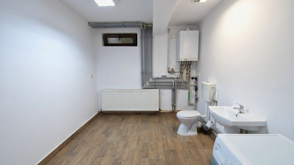 Casa cu 5 camere de inchiriat, zona Becas - Poză 22