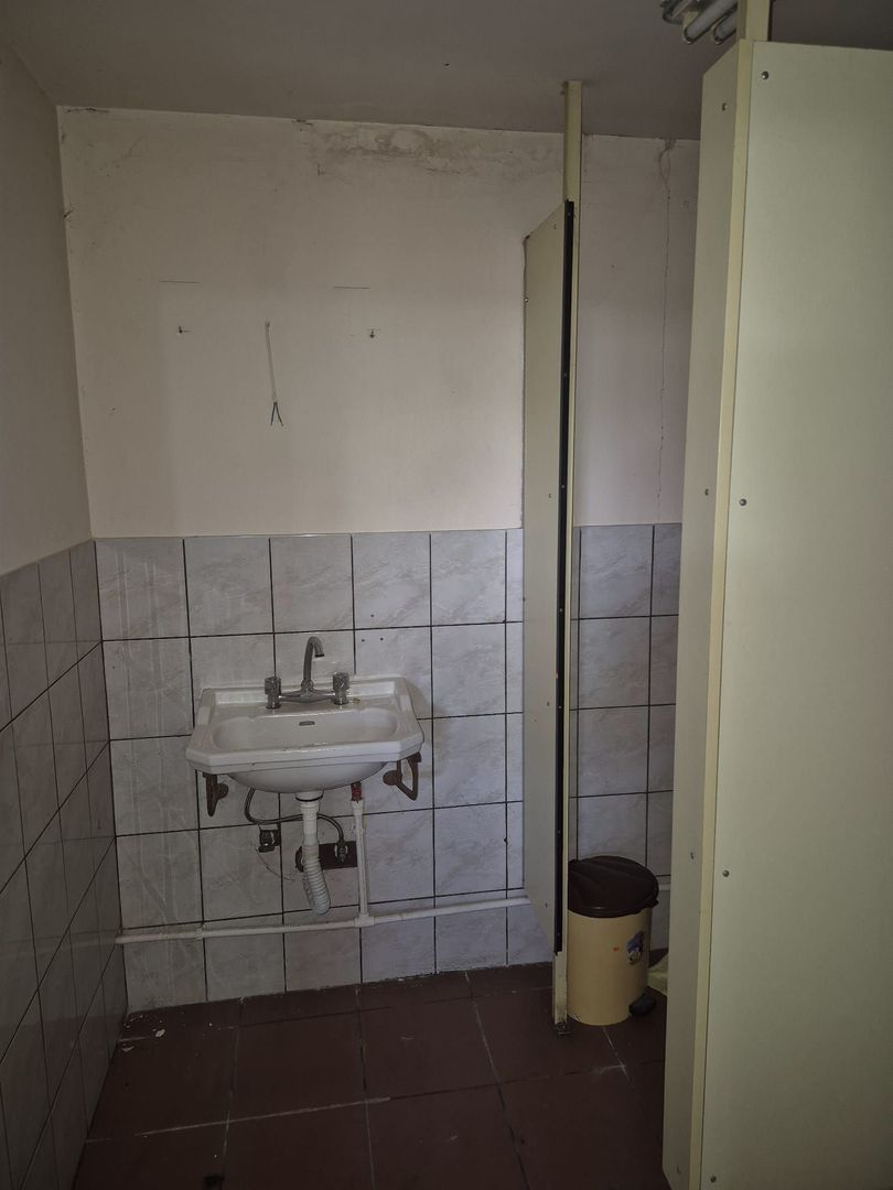 Spatiu comercial+Locuinta 664 mp construiti+anexa 16 mp si teren 845mp - Poză 14