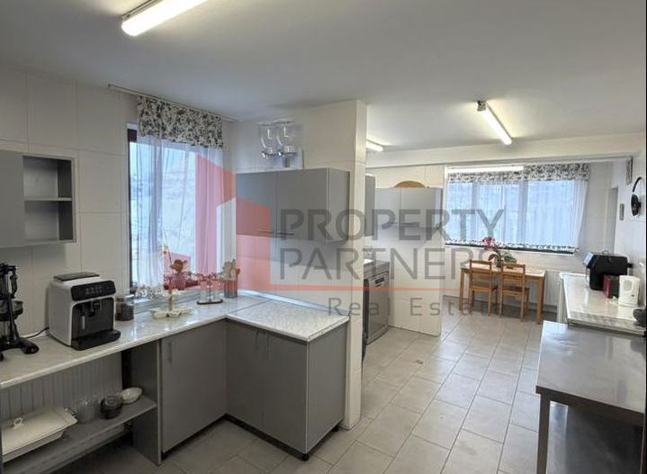 Pensiune la cheie de vânzare în Bran – Afacere cu 10 camere plus piscina - Poză 32
