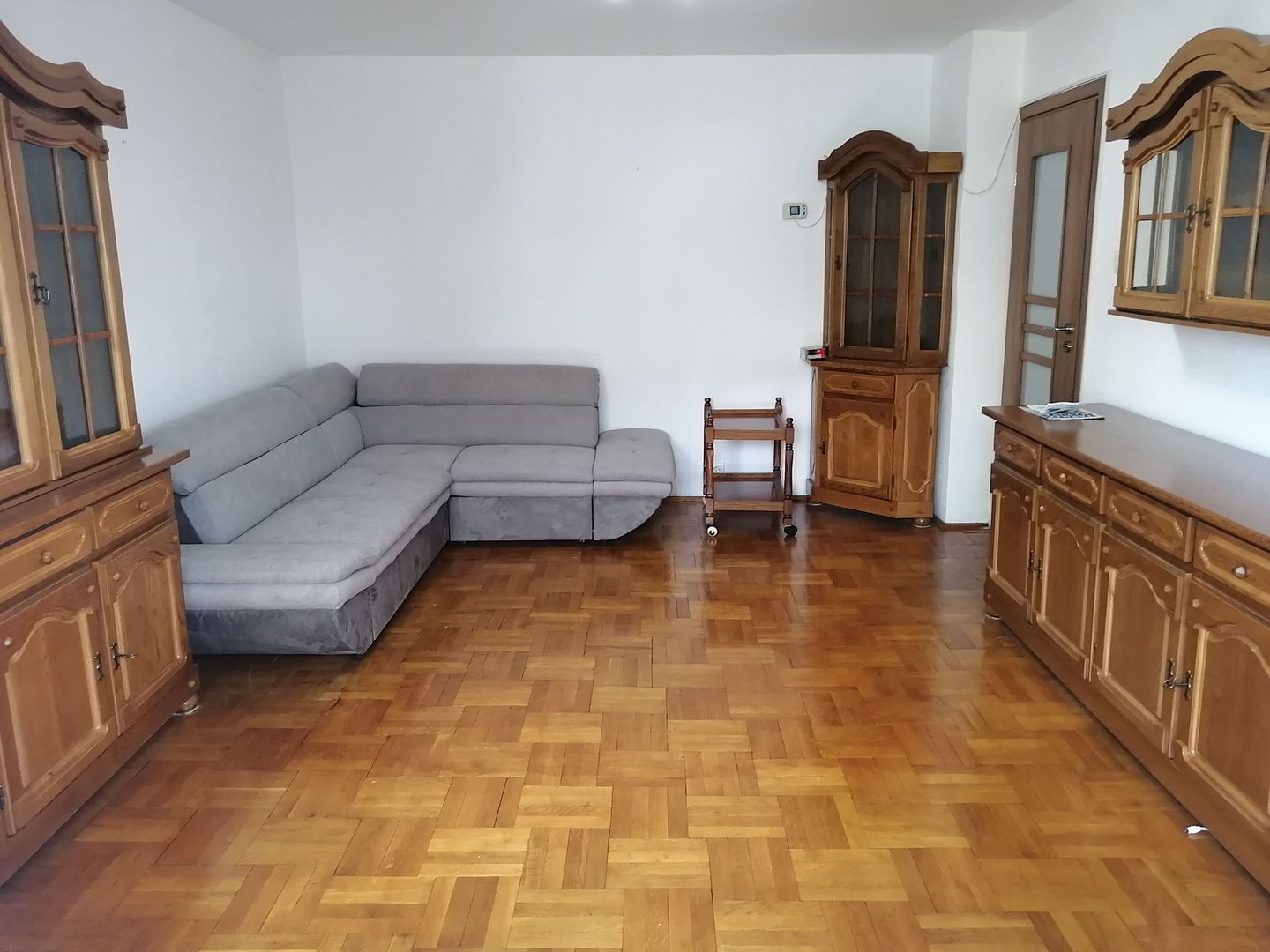 Inchiriere - 4 camere decomandat in Scriitorilor - Poză 1