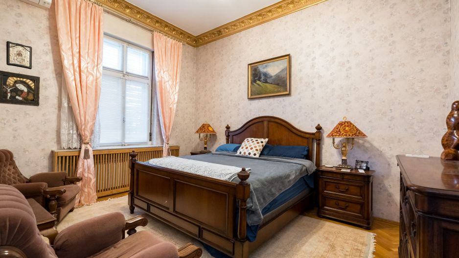 VILA REPREZENTATIVA ICOANEI - Poză 14