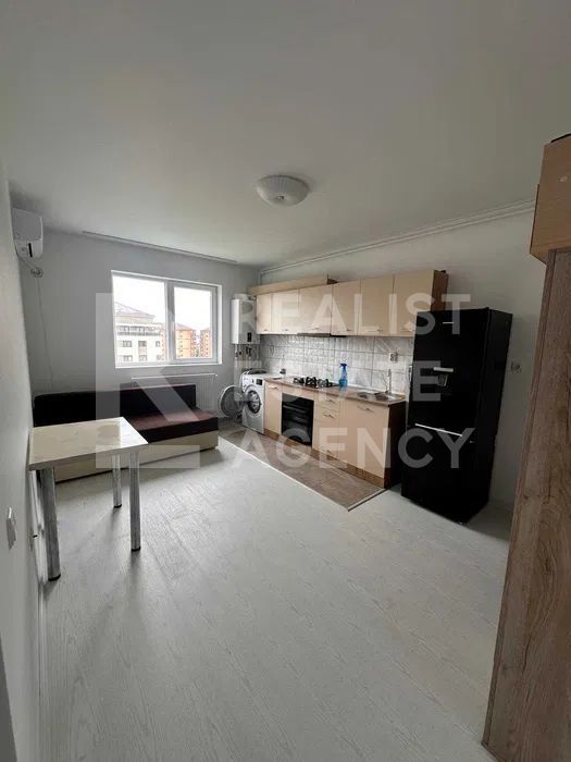 Vânzare, apartament, 2 camere, în zona Militari Residence - Poză 1