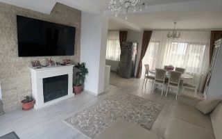 Casă triplex în Horpaz, Miroslava - mobilată sau nemobilată, parcare privată - Poză 1